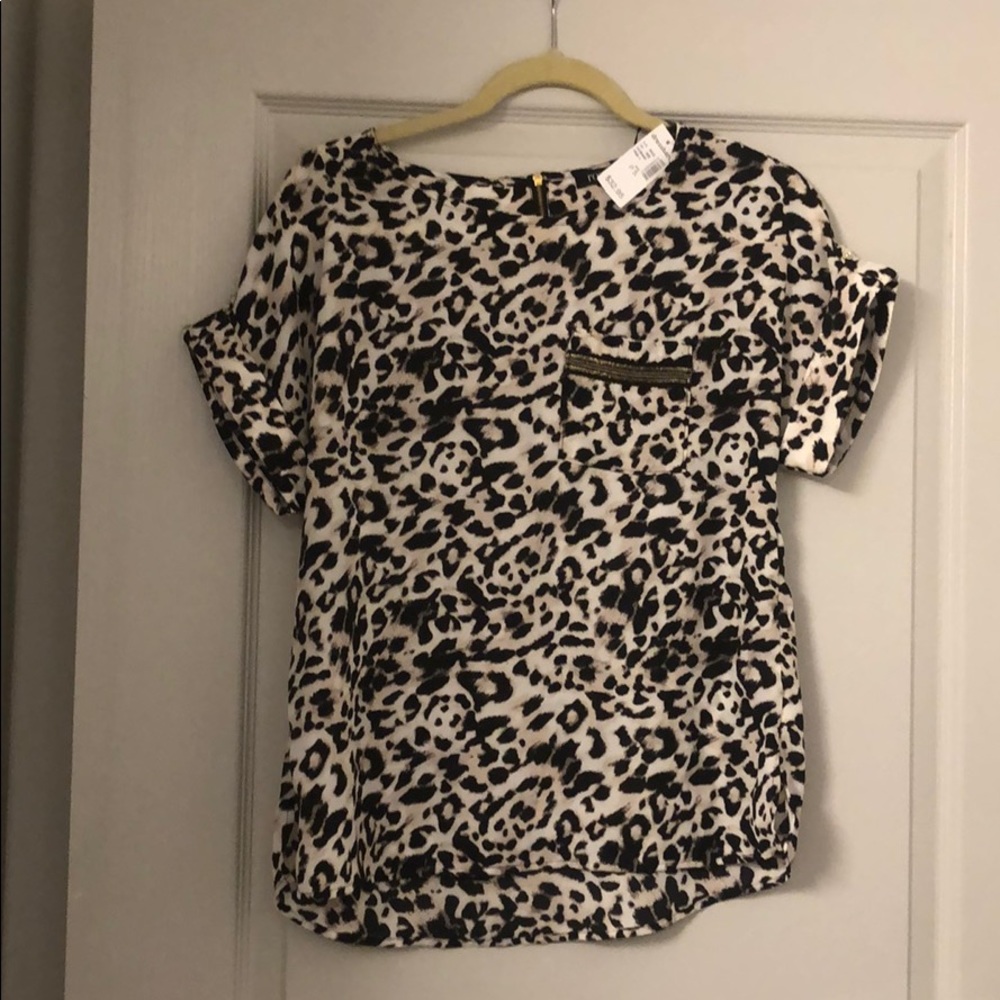 Leopard print shirt!